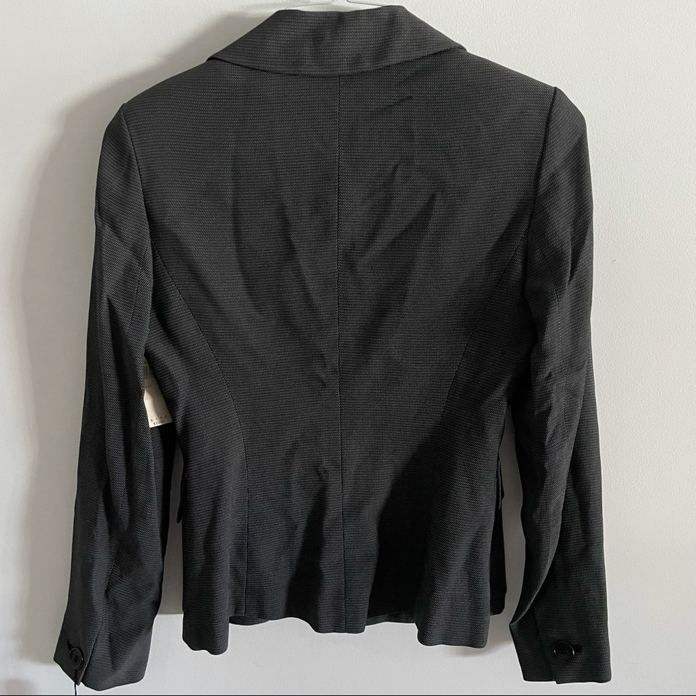 Vintage Tahari 3 button blazer - Picture 2 of 7